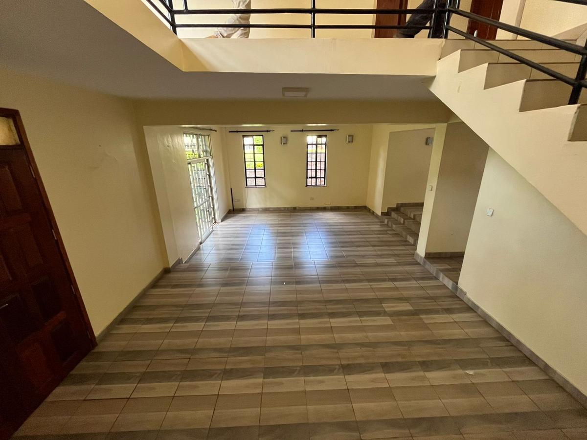 5 Bed Townhouse with En Suite at Westlands - 8