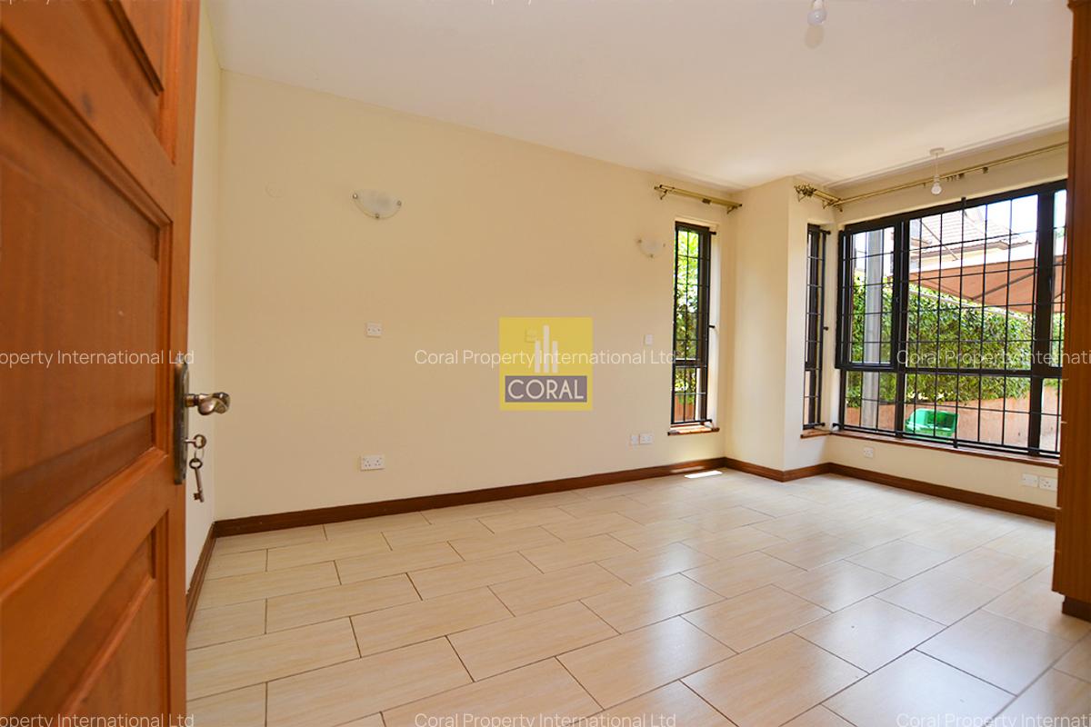 4 Bed House with Swimming Pool in Runda - 10