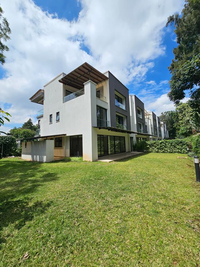 4 Bed Townhouse with En Suite at Lavington - 2