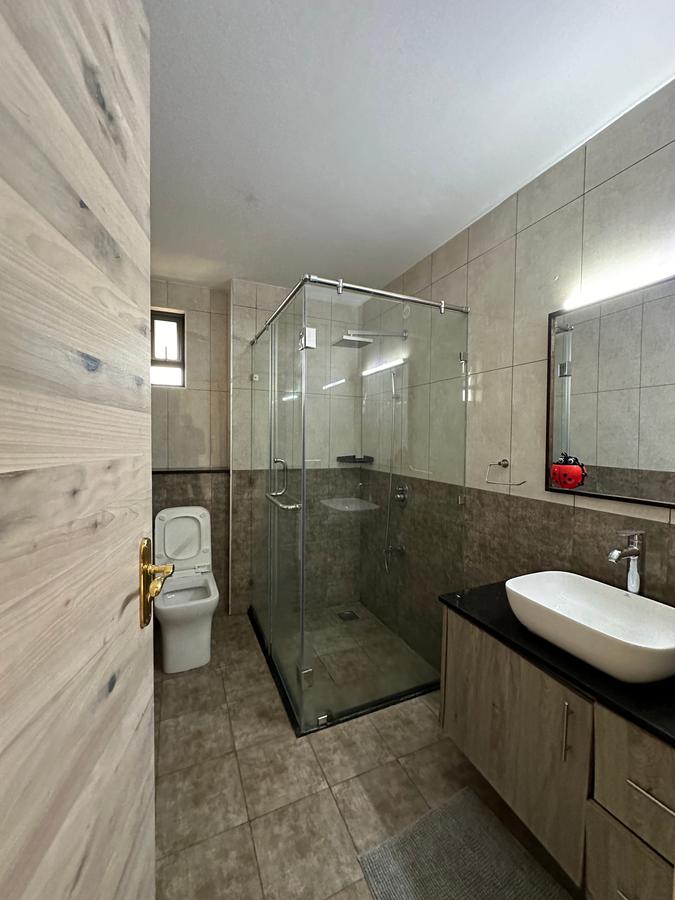 Serviced 2 Bed Apartment with En Suite in Kileleshwa - 9