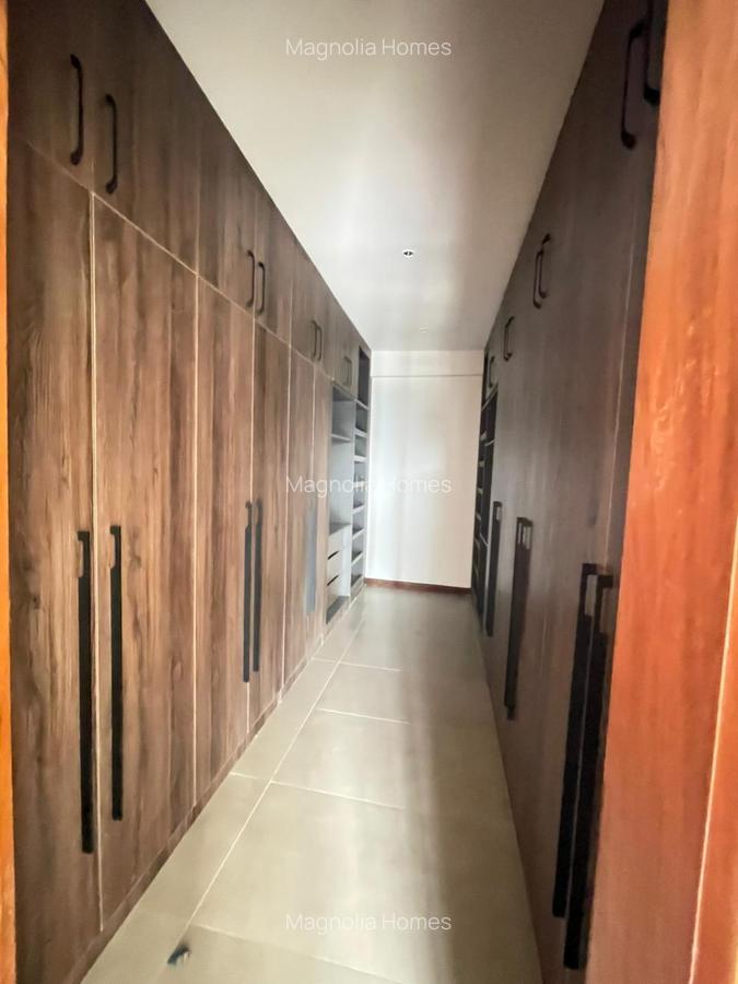 4 Bed Apartment in Riverside - 9