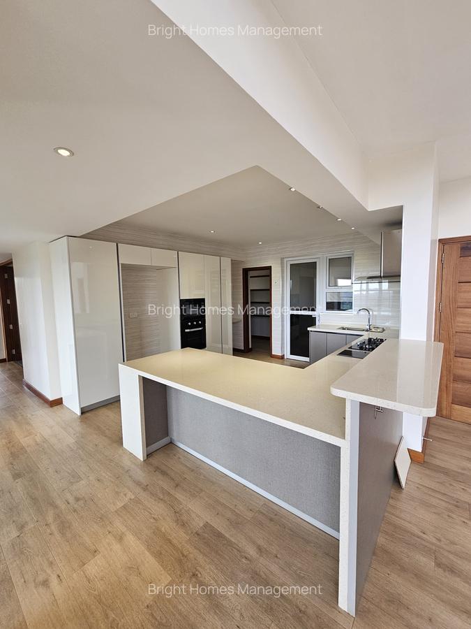 4 Bed Apartment with En Suite in Parklands - 7