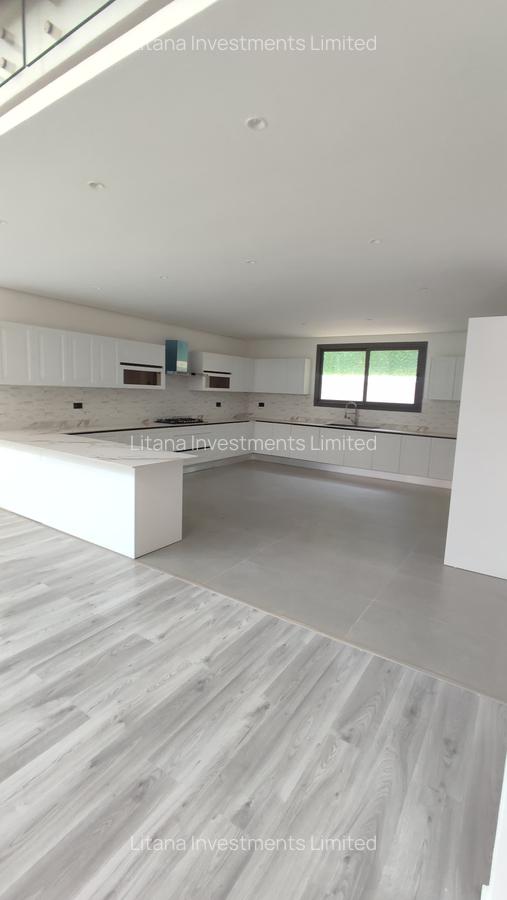 5 Bed Townhouse with En Suite in Lavington - 5