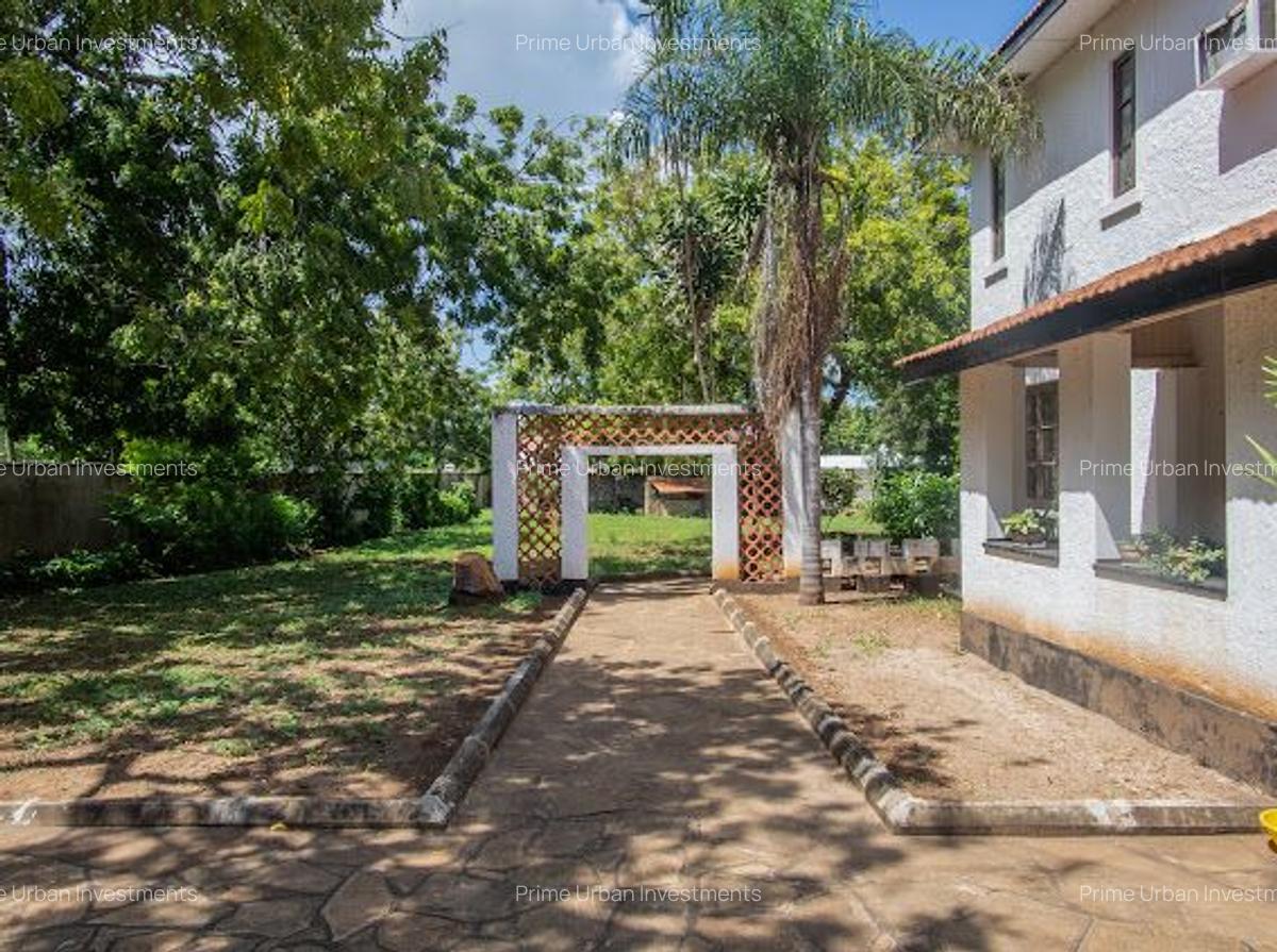 3 Bed Townhouse with En Suite in Nyali Area - 17