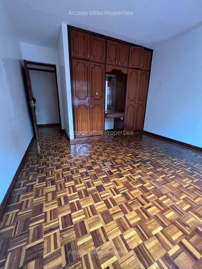 3 Bed Apartment with Swimming Pool in Kileleshwa - 11