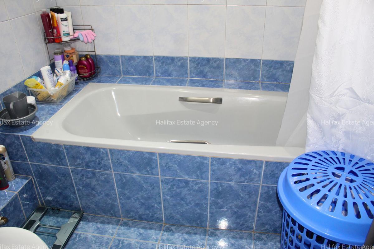 4 Bed Apartment with En Suite in Brookside - 13