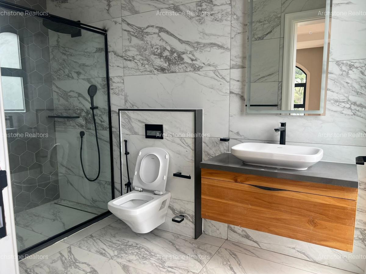 5 Bed Townhouse with En Suite in Loresho - 5