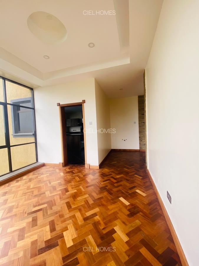 5 Bed Townhouse with En Suite in Lavington - 16