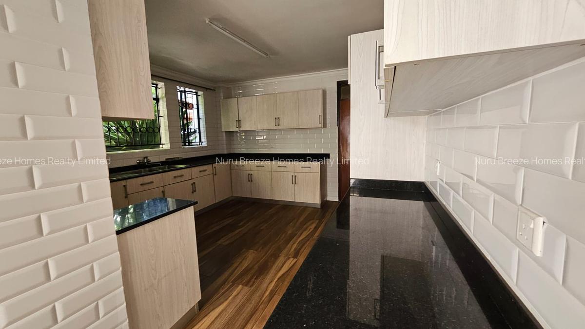 5 Bed House with En Suite in Runda - 18