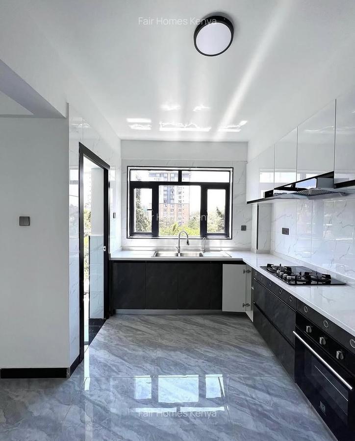 3 Bed Apartment with En Suite at Othaya Road - 4