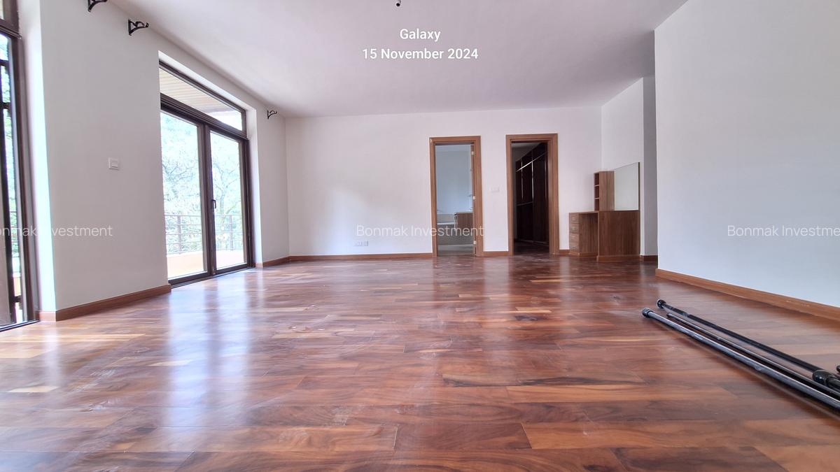 5 Bed Townhouse with En Suite at Lavington Green. - 16