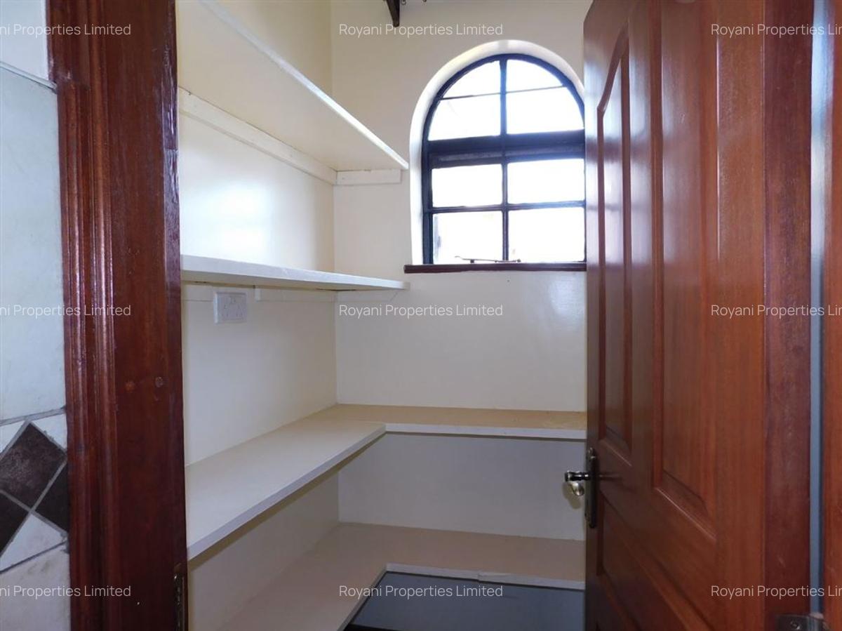 4 Bed House with En Suite at Fivestar Meadows - 7