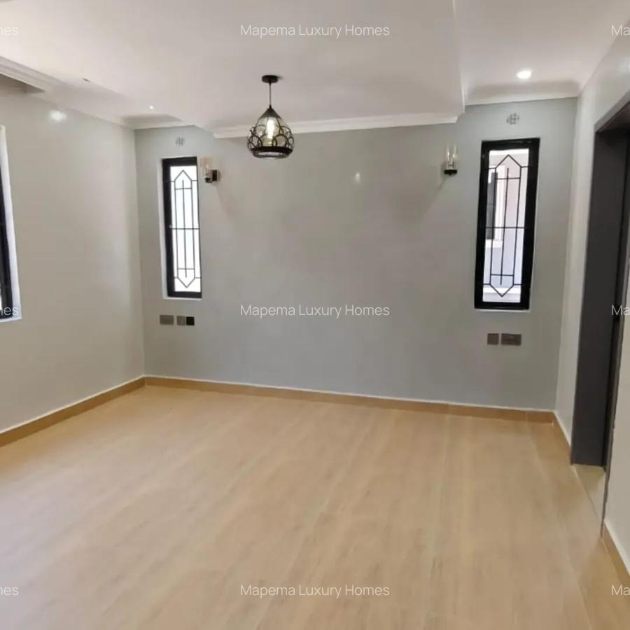 2 Bed House with En Suite at Karen - 10