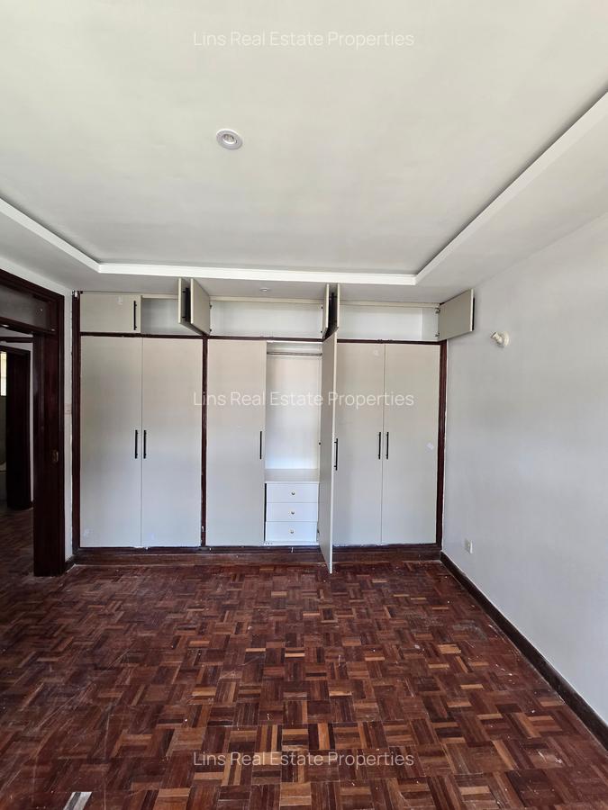4 Bed Townhouse with En Suite in Lavington - 16