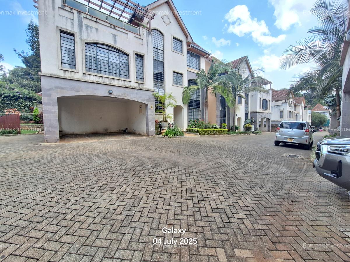 5 Bed Townhouse with En Suite at Convent Drive - 2