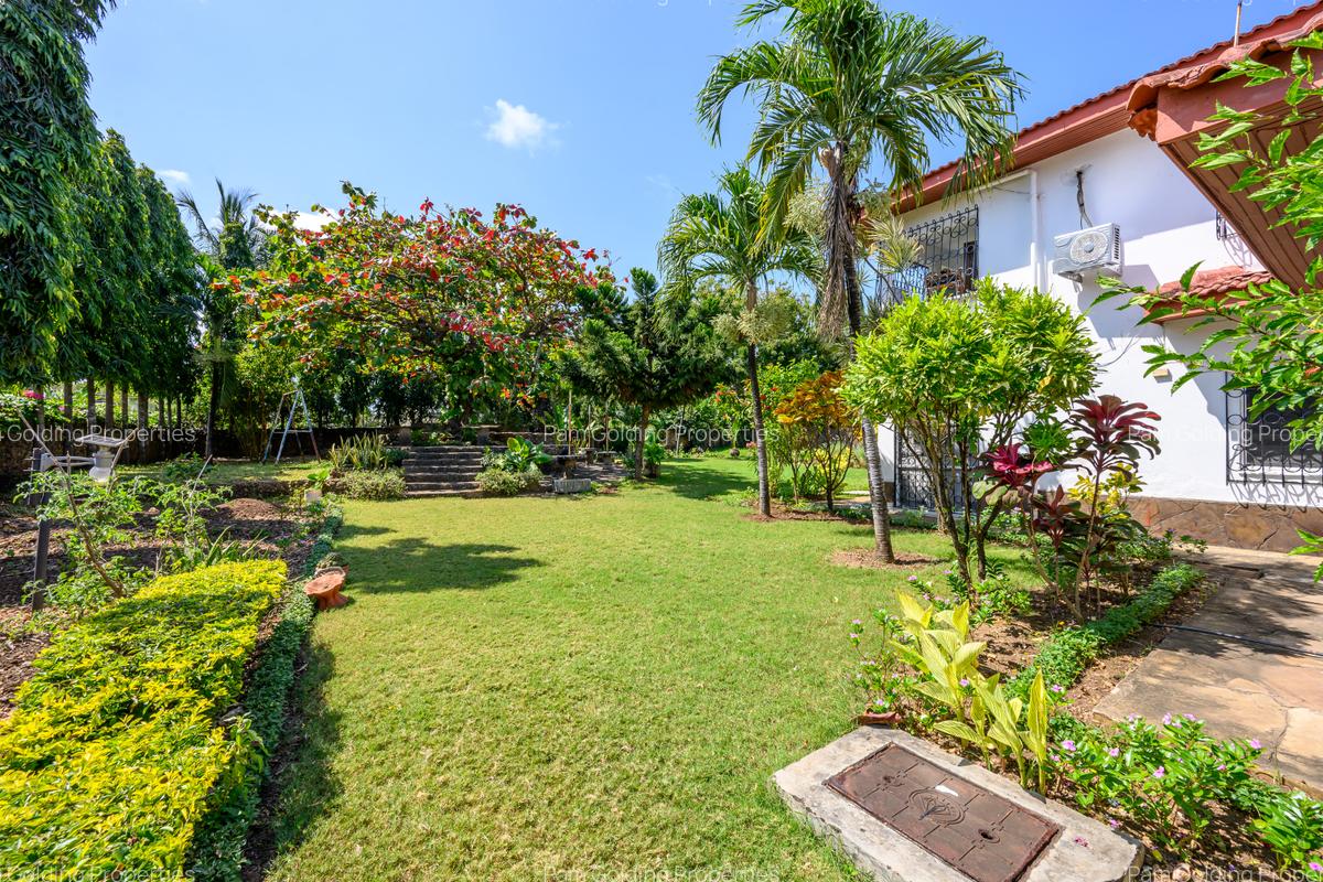 4 Bed Townhouse with En Suite at Beach Road - 4