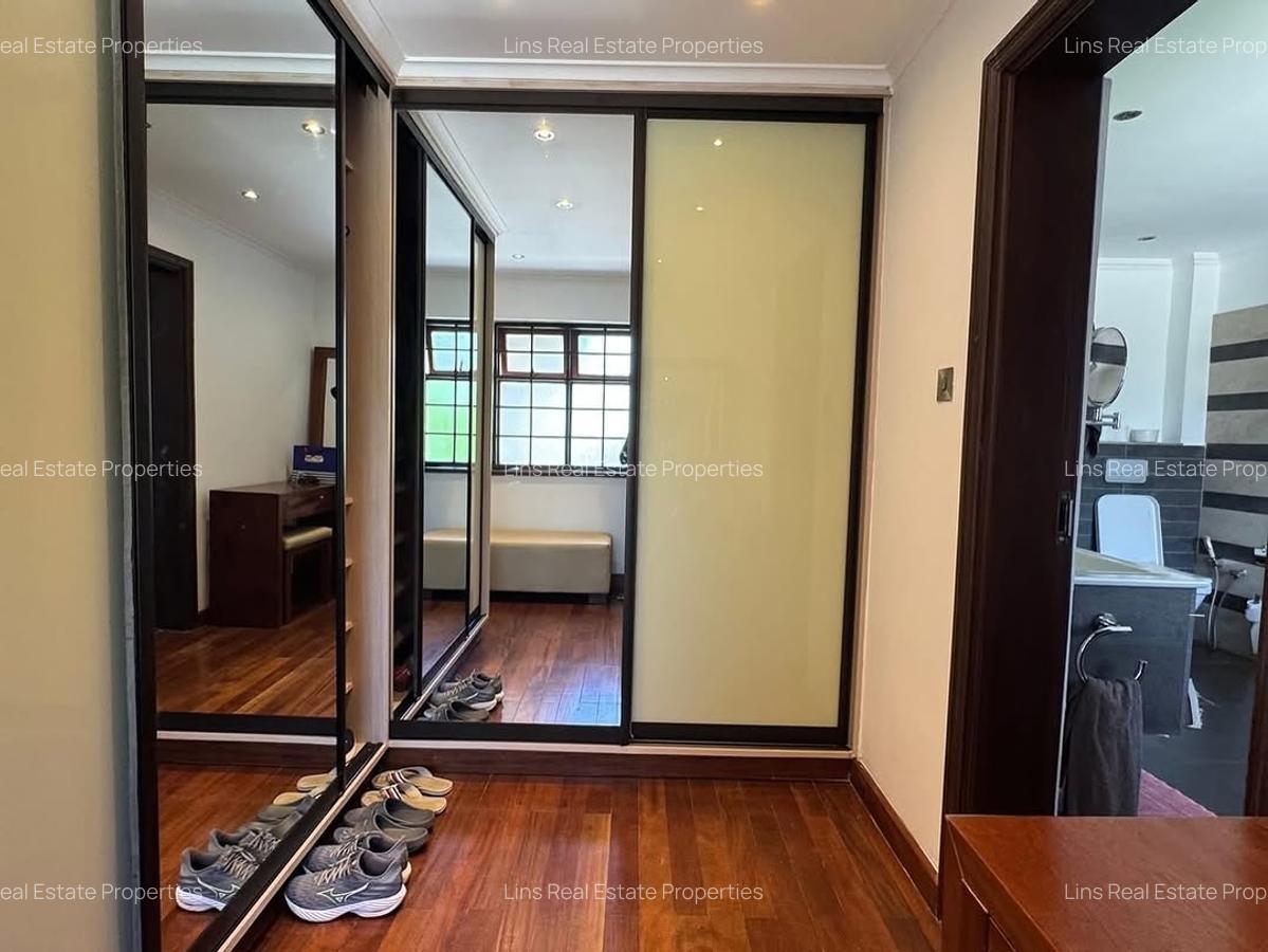 5 Bed Townhouse with En Suite in Runda - 4