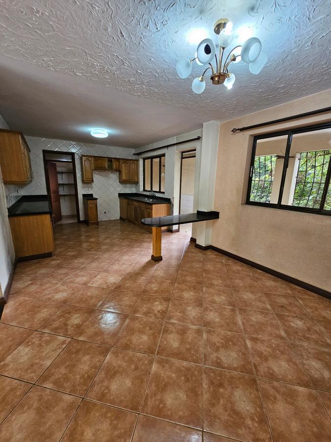 3 Bed Apartment with En Suite at Lavington - 18