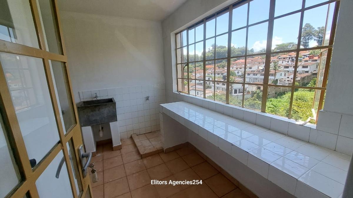 3 Bed Apartment with En Suite at Brookside Gardens - 10