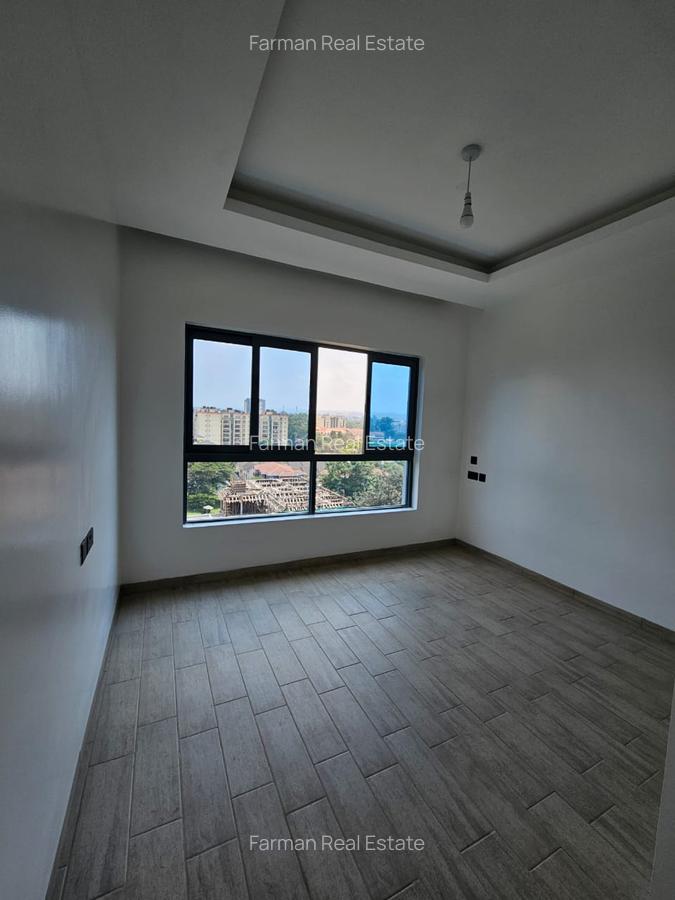 2 Bed Apartment with En Suite in Lavington - 5