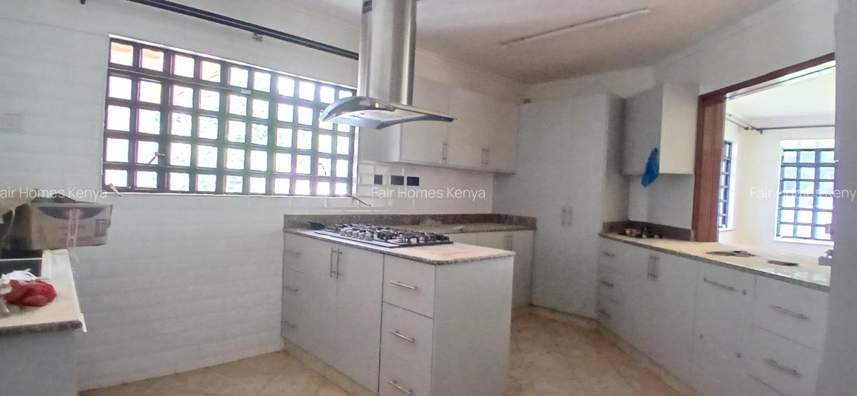 4 Bed Townhouse with En Suite at Lavington Green - 16