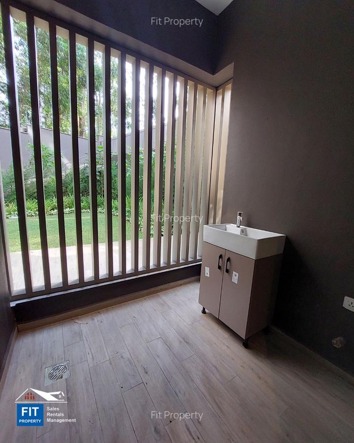 3 Bed Apartment with En Suite in Nyari - 8