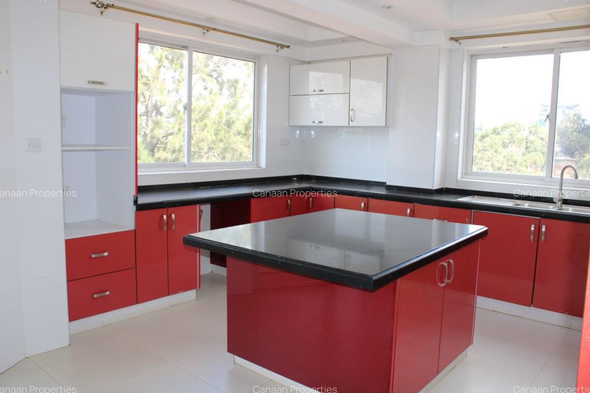 3 Bed Apartment with En Suite in Westlands Area - 4