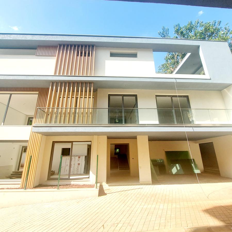 5 Bed Villa with En Suite at Lavington - 2