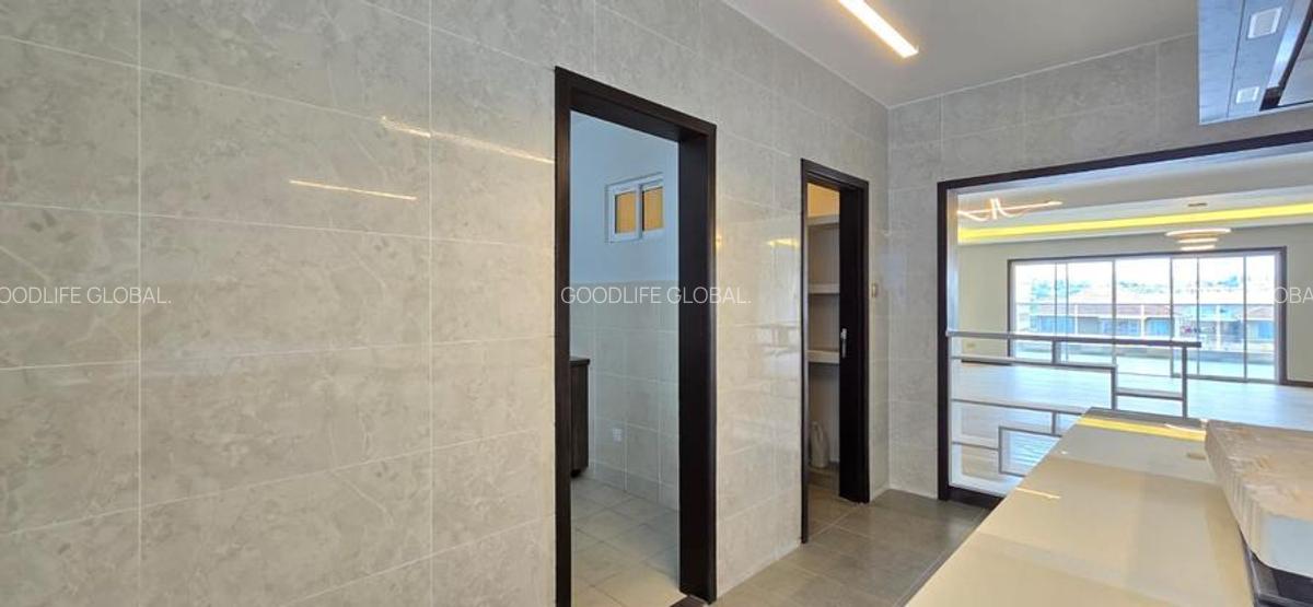 2 Bed Apartment with En Suite at Riverside - 7