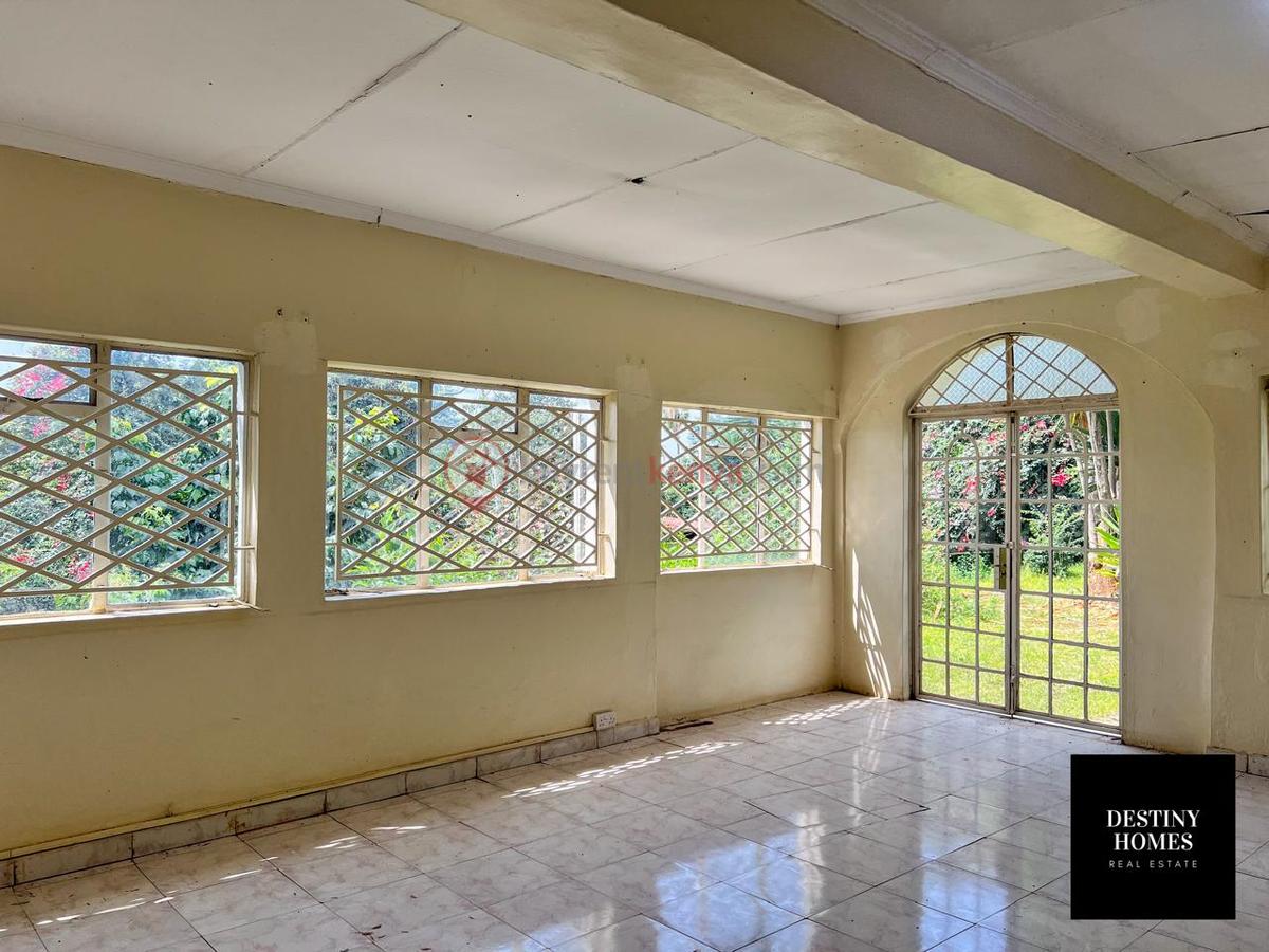 4 Bed House with En Suite in Riverside - 2