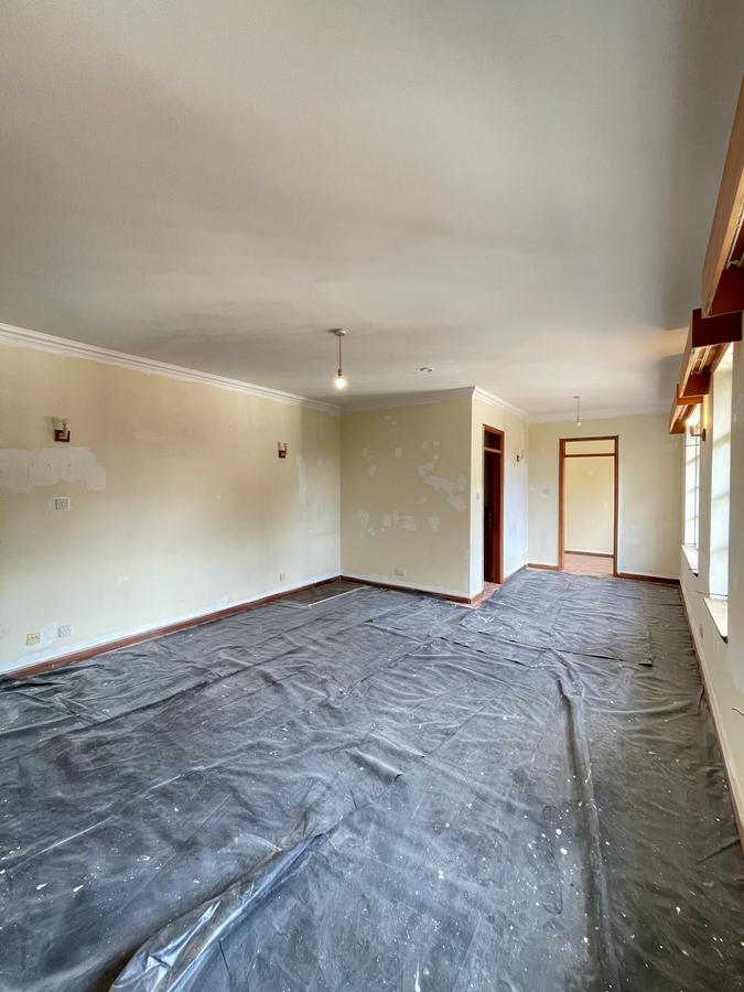 7 Bed House with En Suite in Nyari - 6