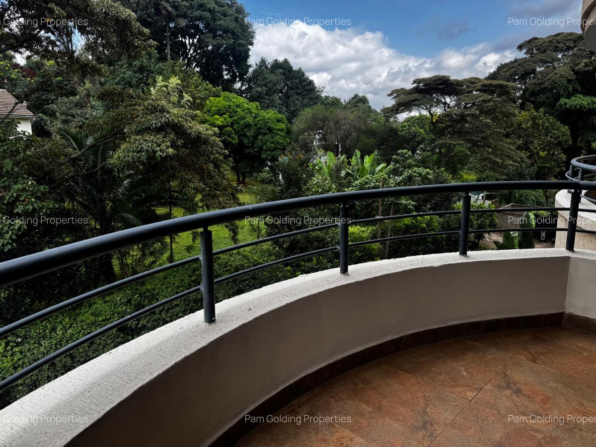 4 Bed Apartment with En Suite in Riverside - 17