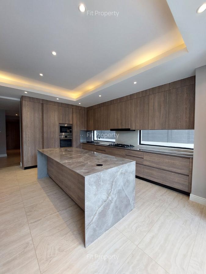 5 Bed House with Swimming Pool in Runda - 8