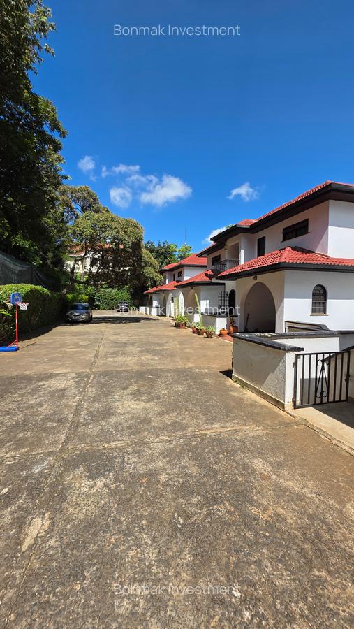 4 Bed Townhouse with En Suite at Lavington Green - 3