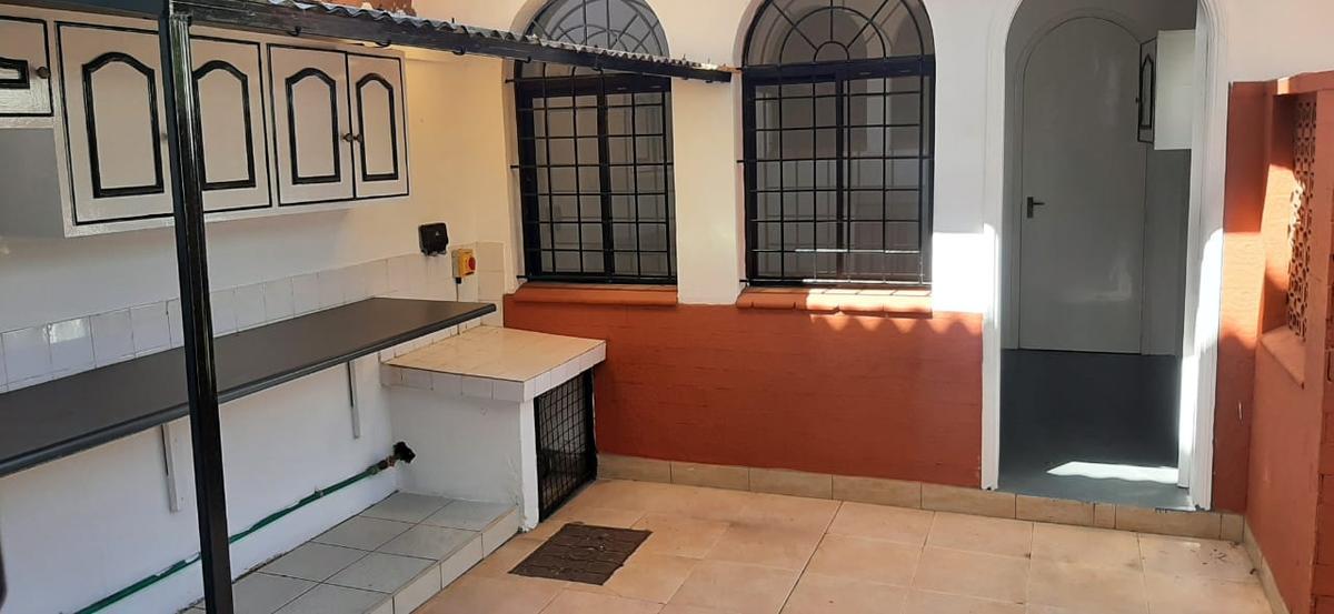 5 Bed Townhouse with En Suite in Lavington - 5