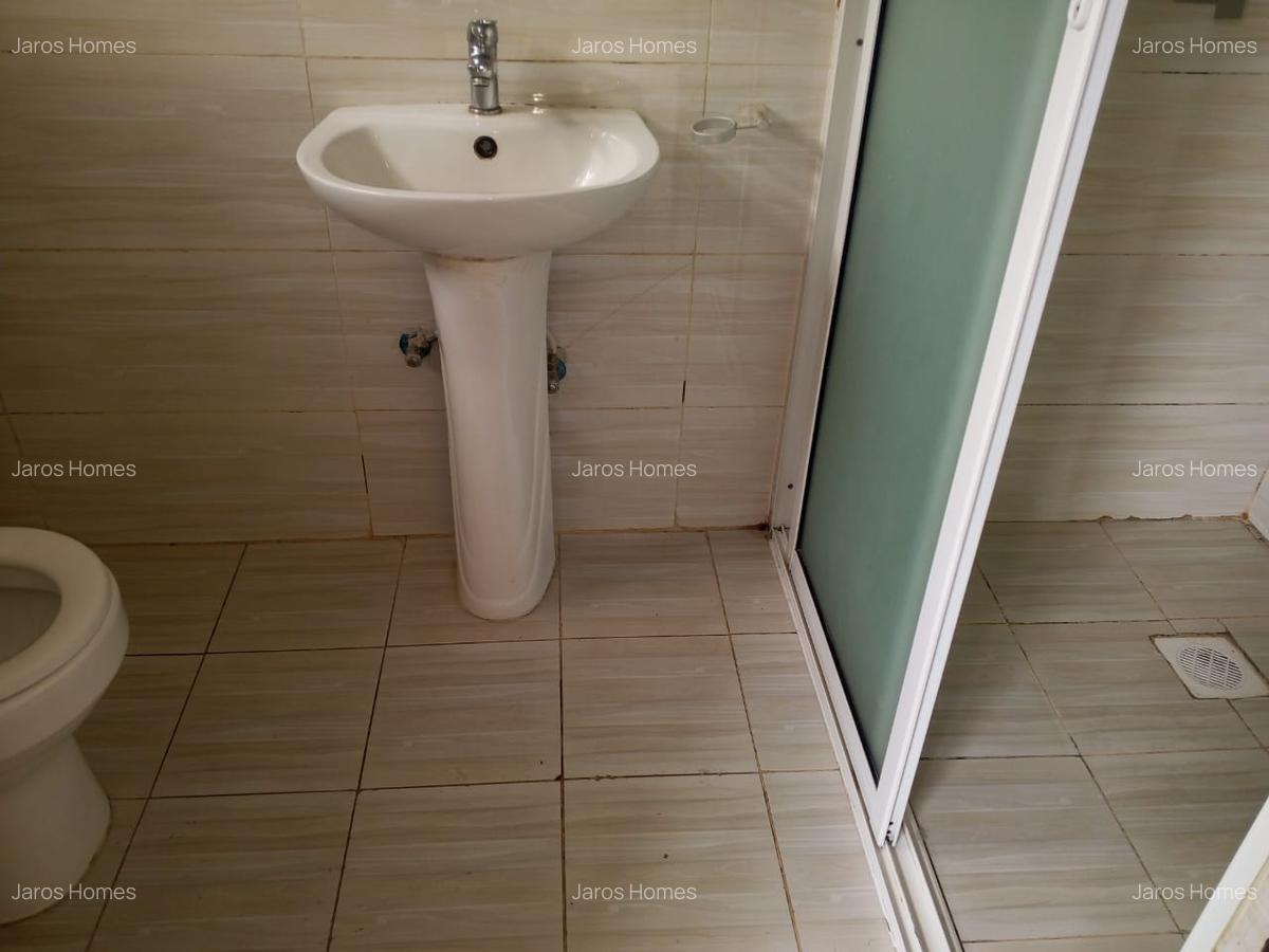 2 Bed Apartment with En Suite at Naivasa Road - 5