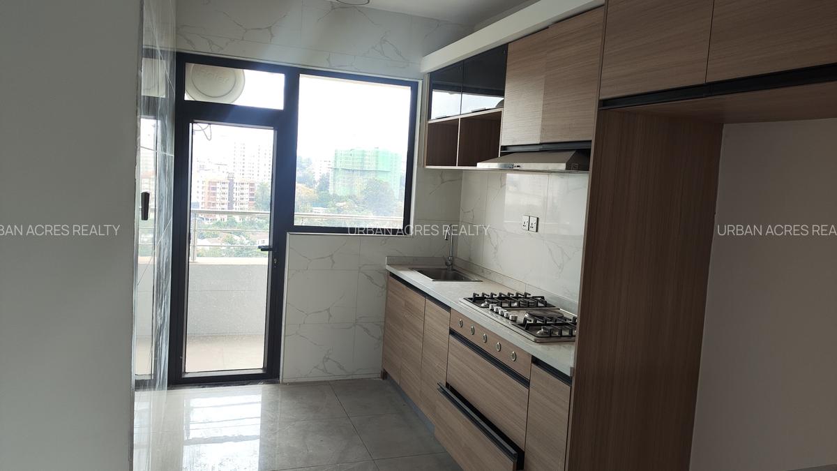 3 Bed Apartment with En Suite at Riverside Drive - 5