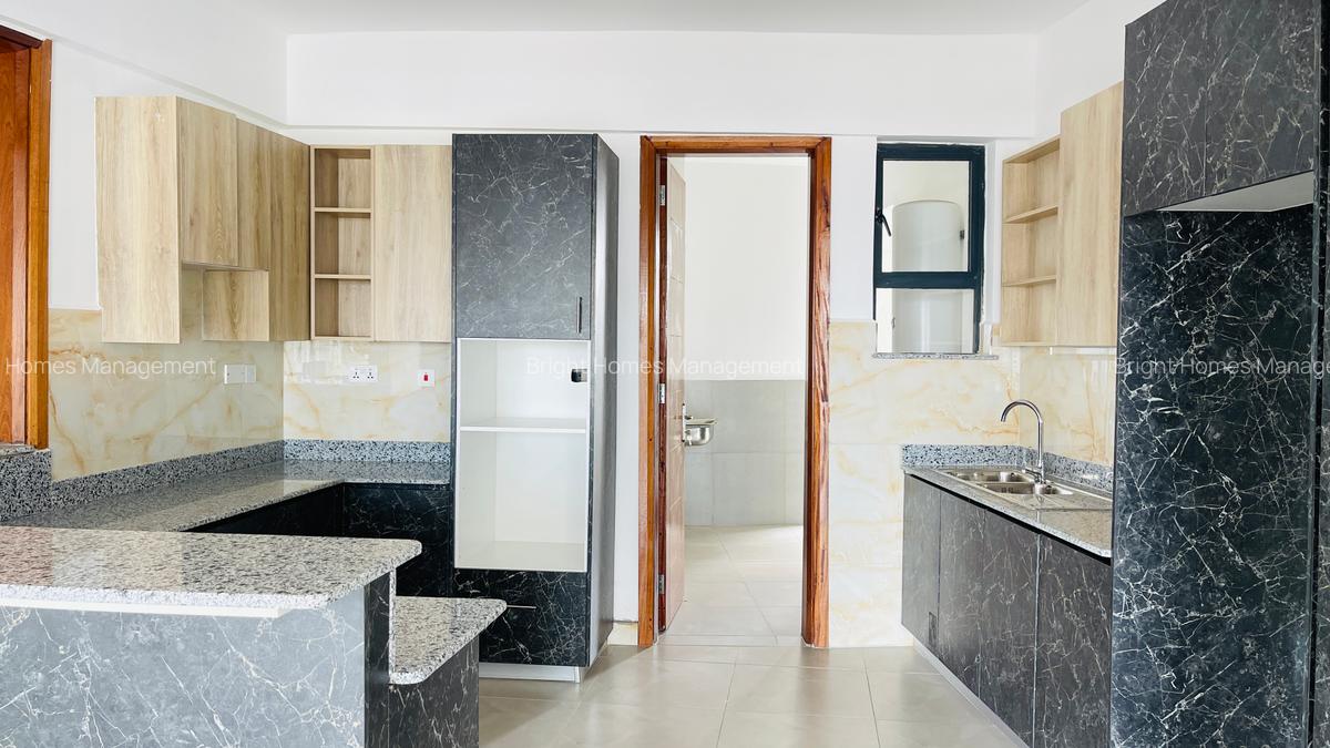 2 Bed Apartment with En Suite in Kilimani - 4