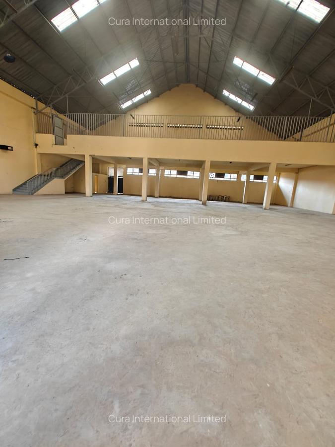 9,800 ft² Warehouse in Ruaraka - 3