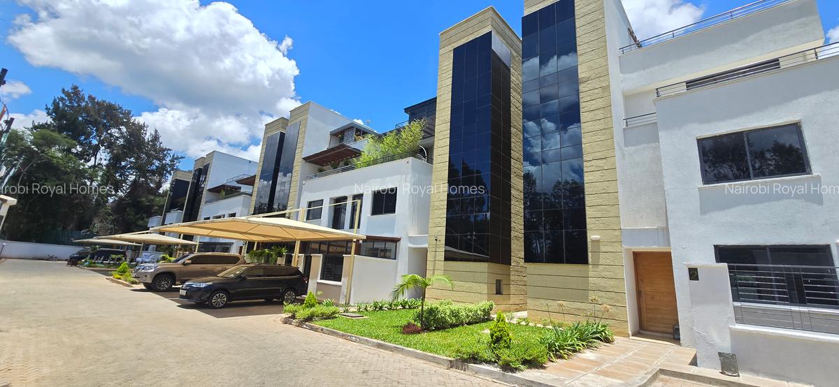 5 Bed Townhouse with En Suite at Lavington Green - 1