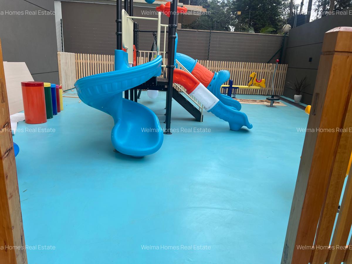 3 Bed Apartment with En Suite in Riverside - 17