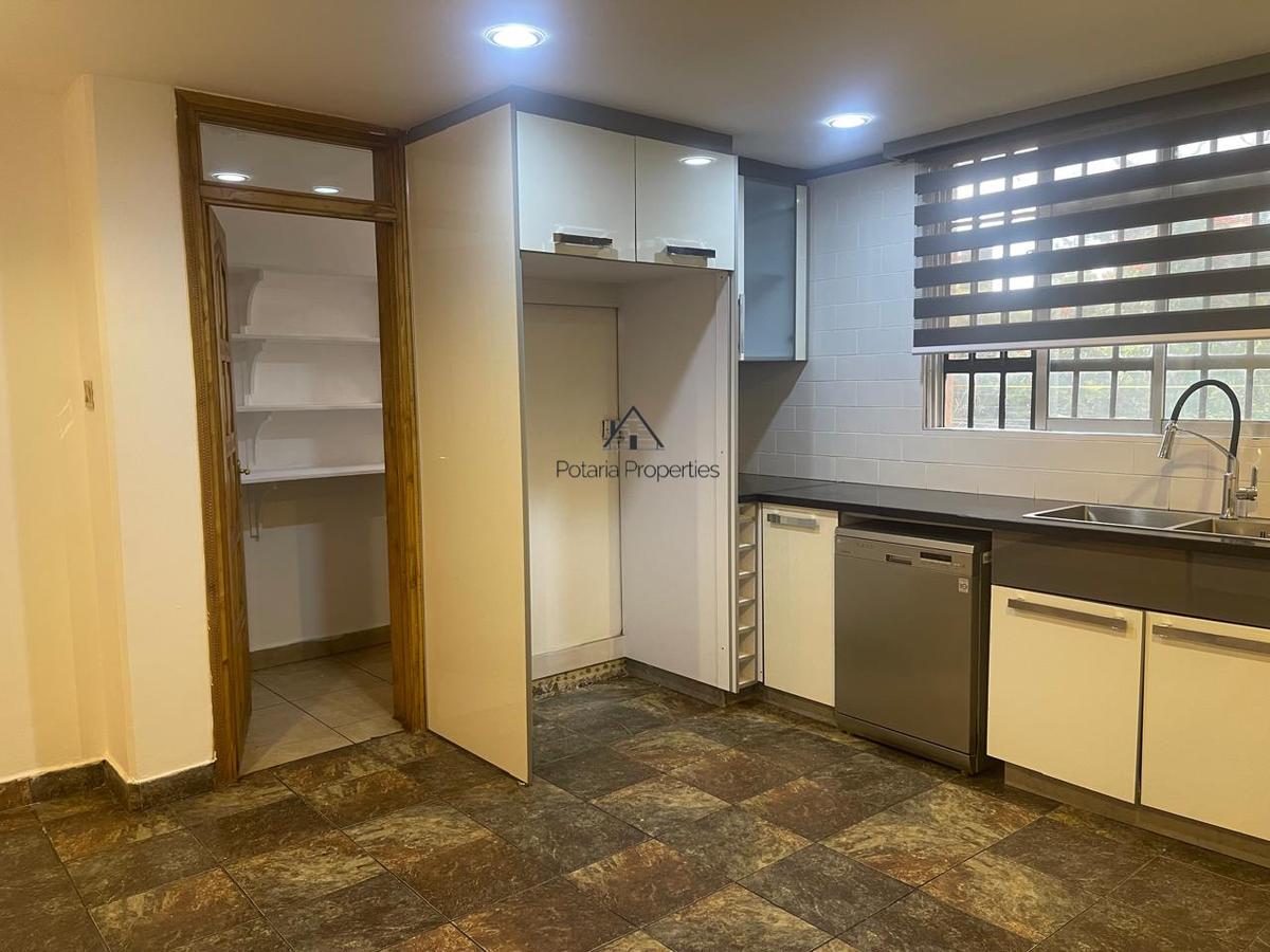 3 Bed Apartment with En Suite in Lavington - 7