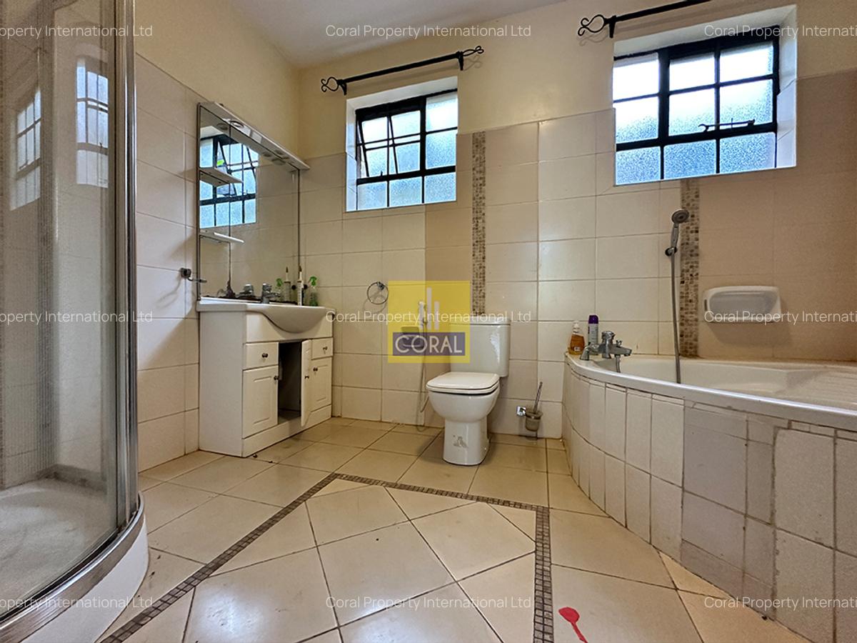 3 Bed Apartment in Riverside - 13