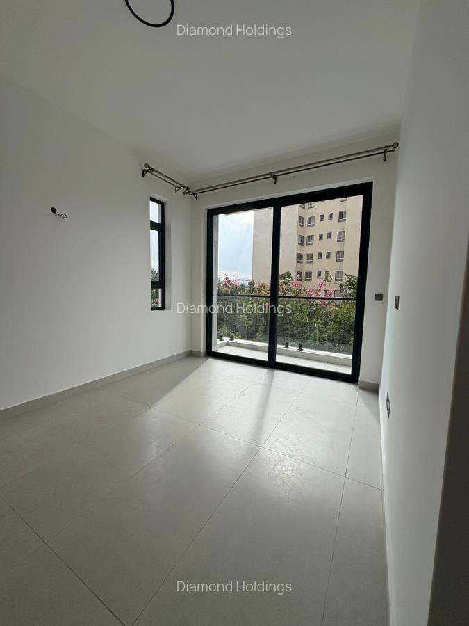 2 Bed Apartment with En Suite in Brookside - 7