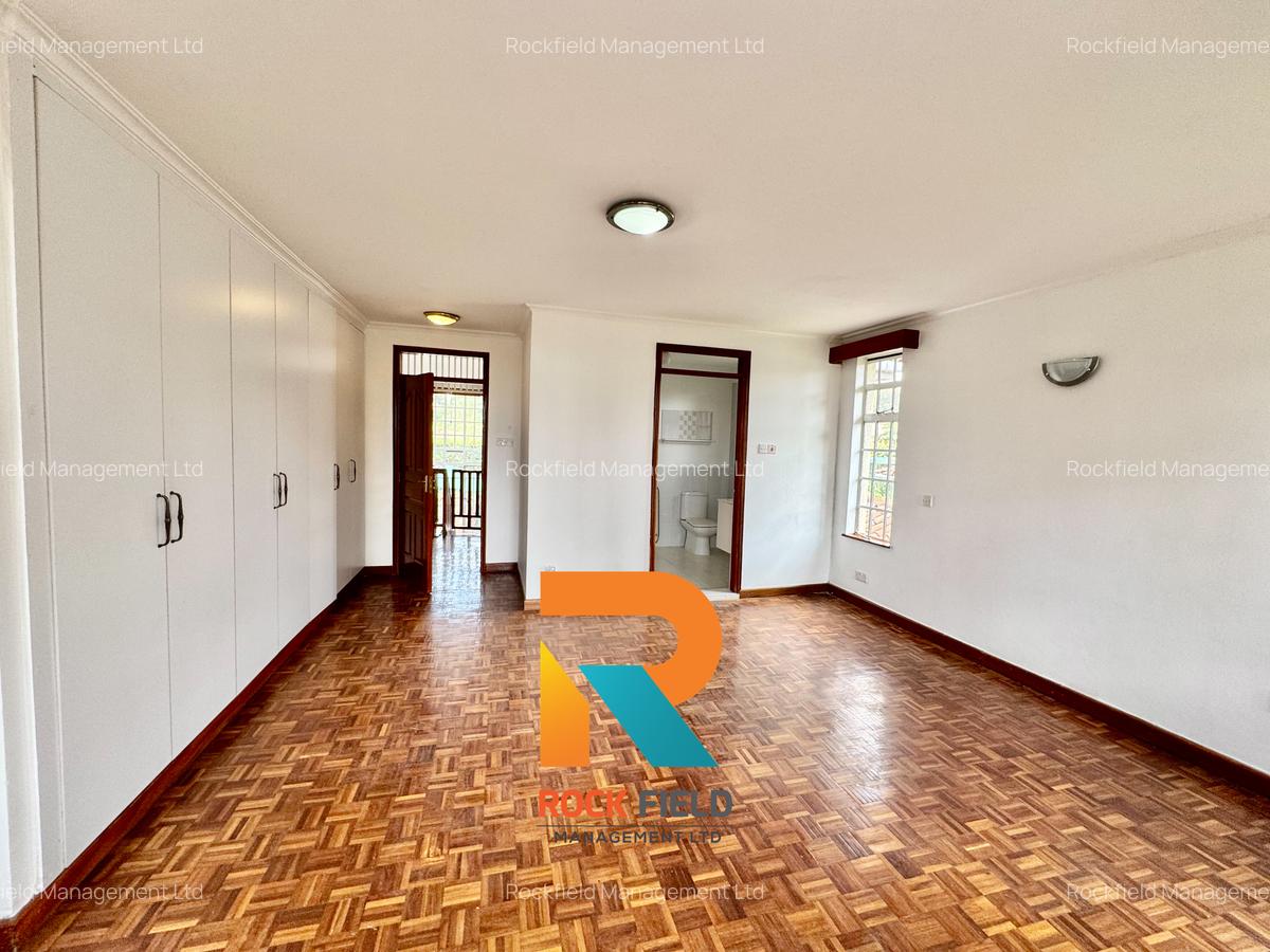 4 Bed Townhouse with En Suite in Rosslyn - 14