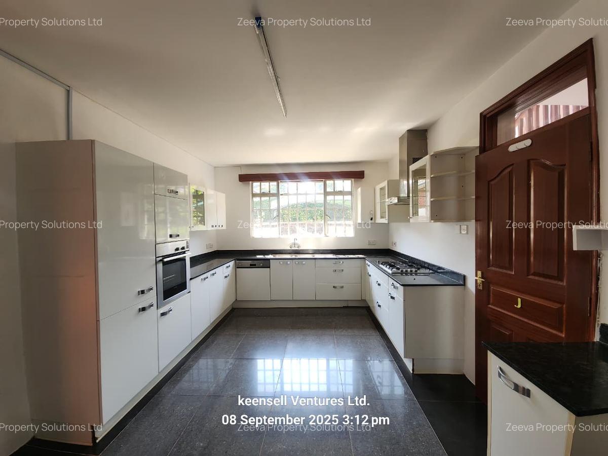 4 Bed Townhouse with En Suite in Nyari - 7