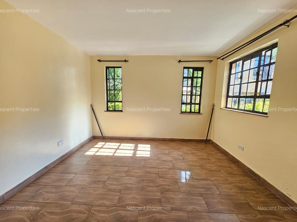 5 Bed Townhouse with En Suite in Kyuna - 18