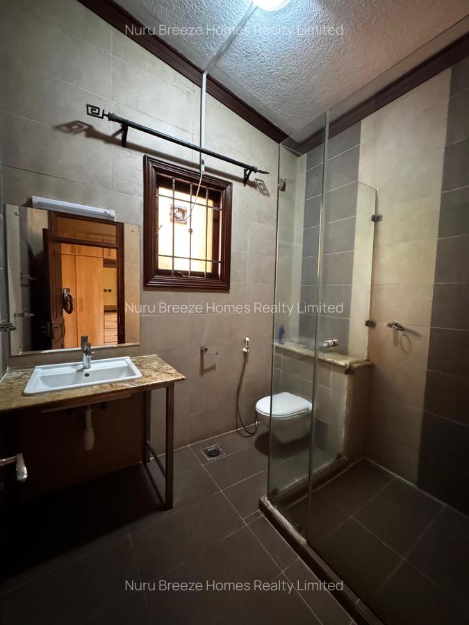 3 Bed Townhouse with En Suite in Hill View - 20