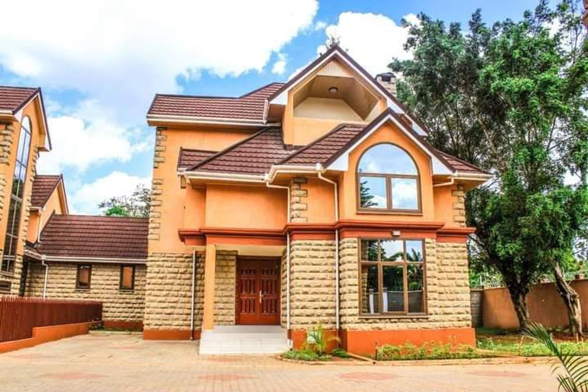 5 Bed Townhouse with En Suite at Lavington - 16