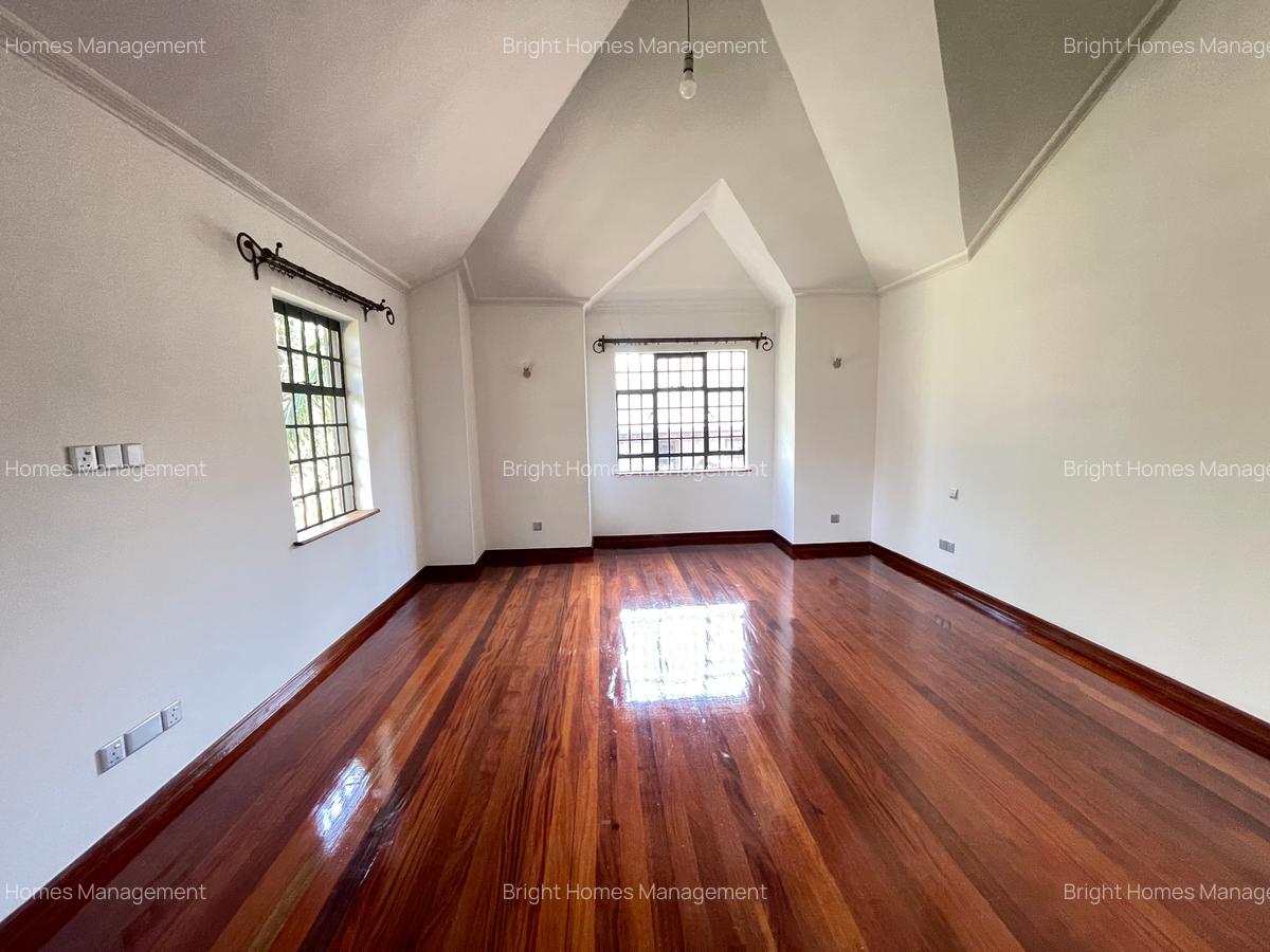 4 Bed Townhouse with En Suite in Spring Valley - 6